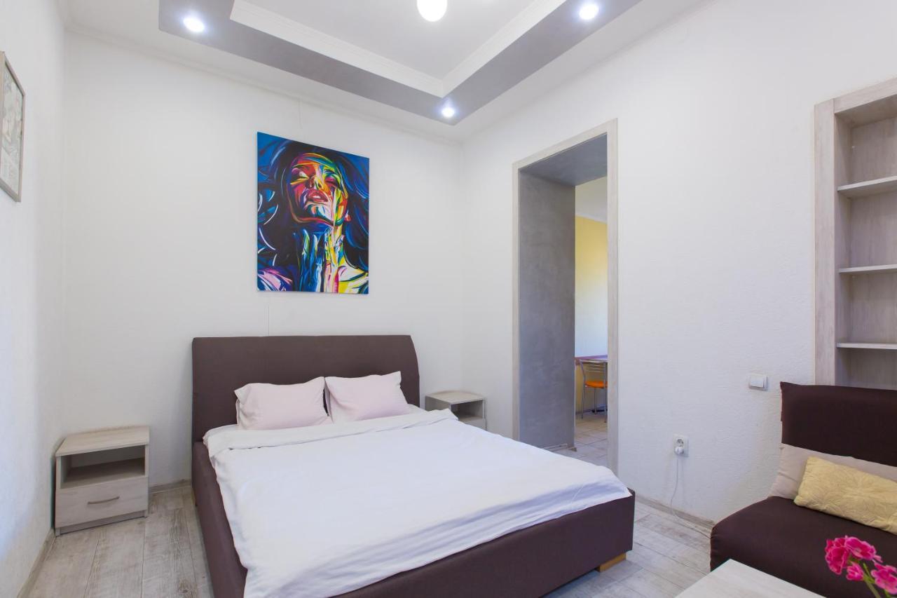 Apartment на вулиці проспект свободи 22 одразу біля оперного, біля фонтану *